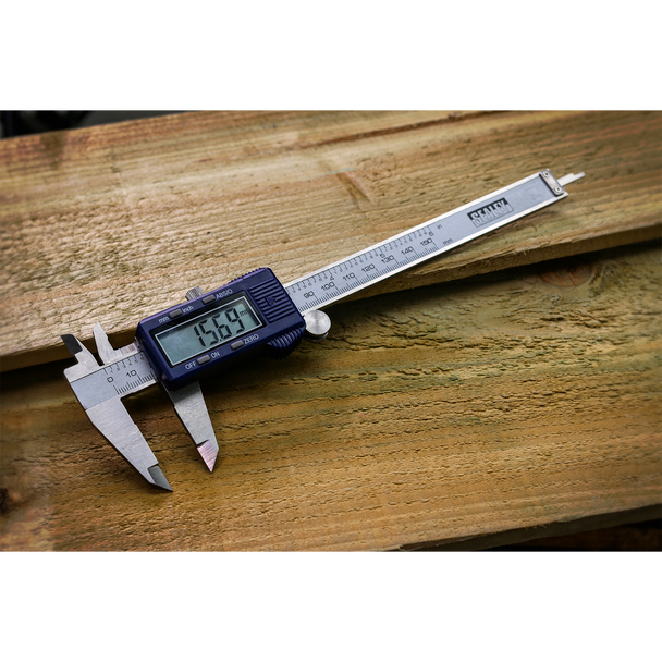 AK962EV.V2_ACT_PROMO_SHOT_DFC1432489__45858
