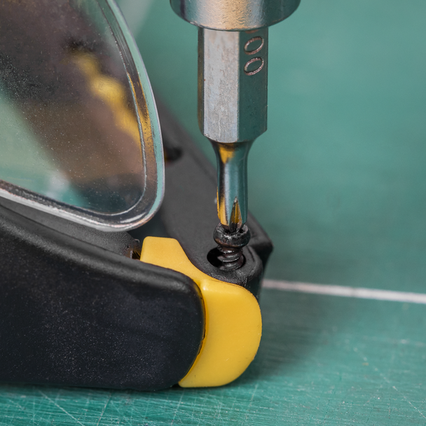 AK97328_ACT_IN_USE_CLOSE_DFC1323624__73709