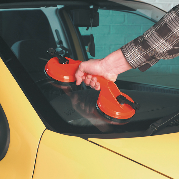 AK9892_ACT_ON_CAR__83405