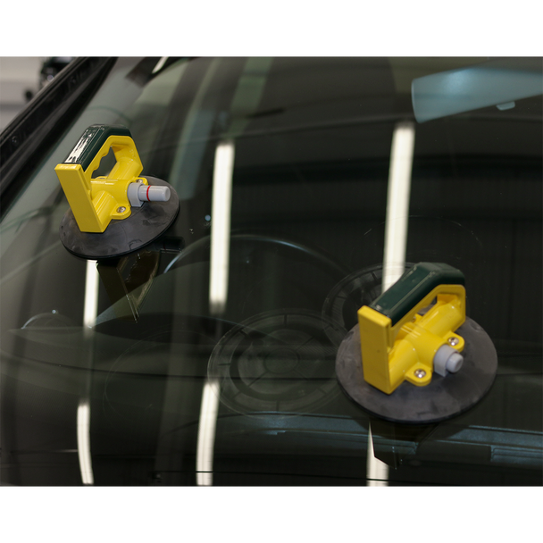 AK98943_ACT_ATTACHED_TO_WINDSCREEN_DFC0235036__11591