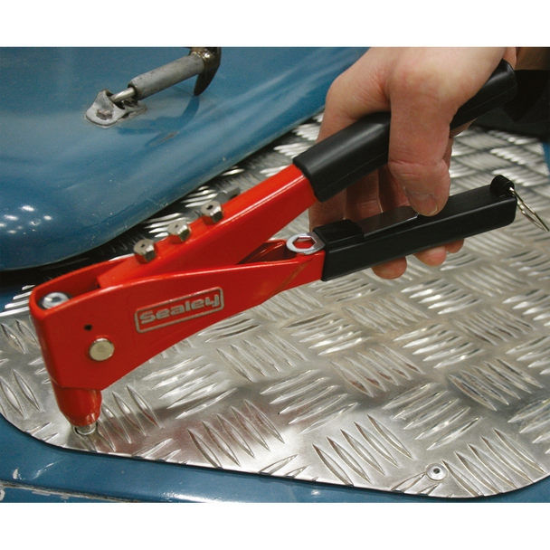 AK99.V3_ACT_RIVETING_DFC1237187__72534