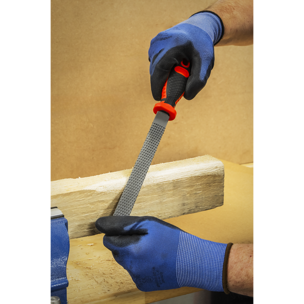 AKR03_ACT_IN_USE_FLAT_DFC1483631__88923