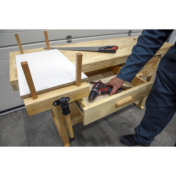 AP1640_ACT_IN_USE_PIC2_DFC1211962__42951