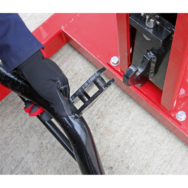 Sealey AVR1500FP | Air/Hydraulic Vehicle Lift with Foot Pedal 1.5 Tonne