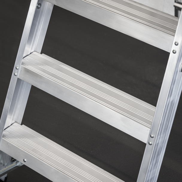 Sealey AXL8 | Industrial Step Ladder 8-Tread Aluminium - EN 131