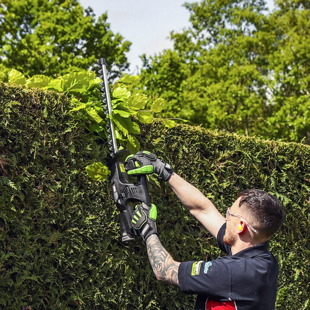 Sealey CP108VHT │ SV10.8 Series Cordless Hedge Trimmer Kit 10.8V 2Ah