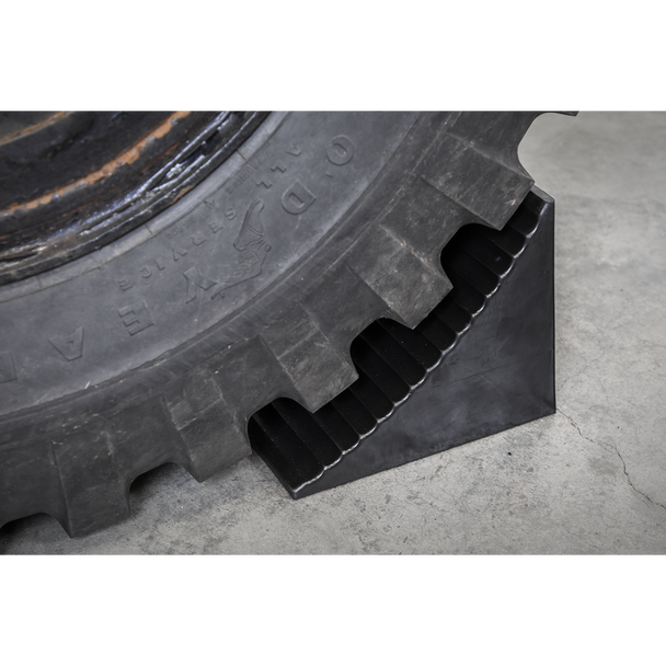 Sealey CWC01 │ Heavy-Duty Rubber Wheel Chock - Single