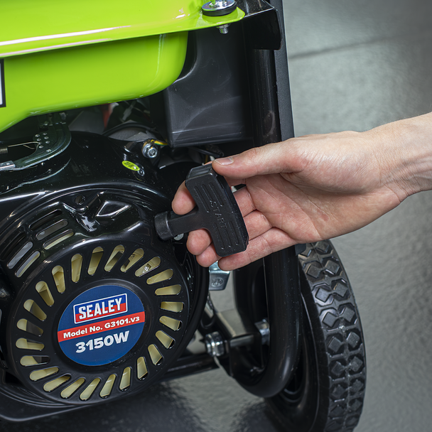 Sealey G3101 │3150W Generator 7hp 4-Stroke Engine 230V