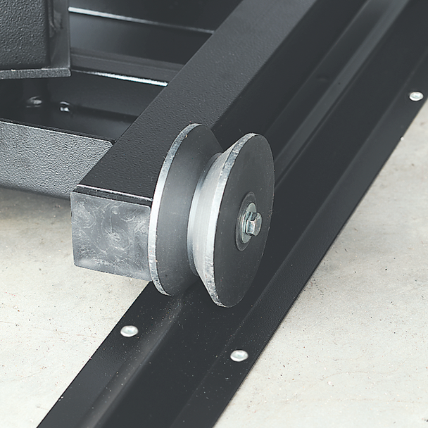 HBS97R_ROLLERS_ON_TRACK_ACT__95786