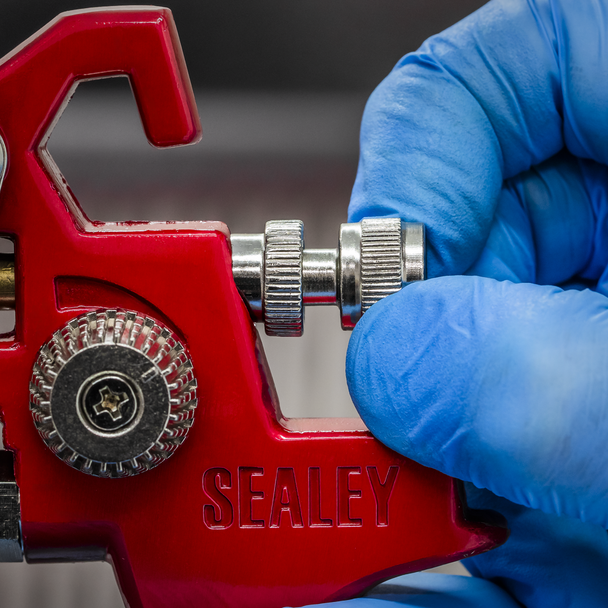 Sealey HVLP741 ⏐ Workshop Series HVLP Gravity Feed Spray Gun 1.3mm Set-Up