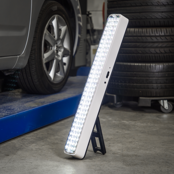 Sealey LED1200E ⏐ Rechargeable Emergency Floodlight 5W SMD LED