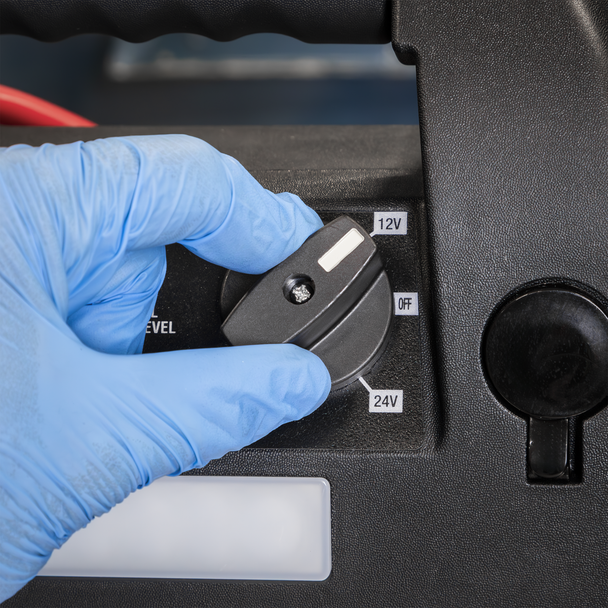 Sealey RS105B ⏐ RoadStart® 12/24V Emergency 8-Cylinder Jump Starter 6L