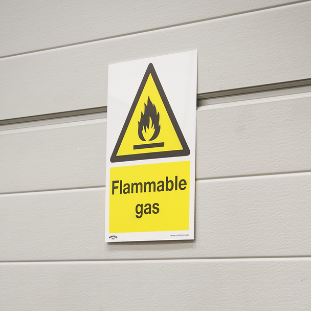 Sealey SS59V1 ⏐ Worksafe® Flammable Gas Safety Sign - Self-Adhesive Vinyl