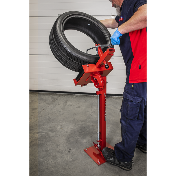 Sealey TC970 ⏐ Manual Tyre Spreader with Stand