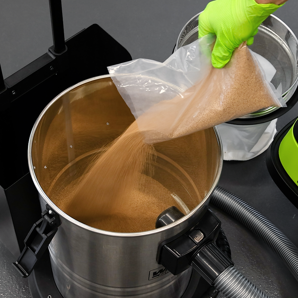 Sealey VSWB30 ⏐ Walnut Blaster 30L Capacity